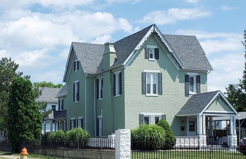 Columbus Apartment | Downtown Getaway ~ Historic & Peaceful, FREE Bikes