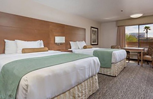 Yuma House | Downtown Getaway! Stylish Unit, Hot Tub, Pool and Parking