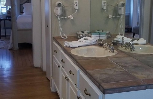 El Dorado Hotel | Downtown Guest Quarters Hotel