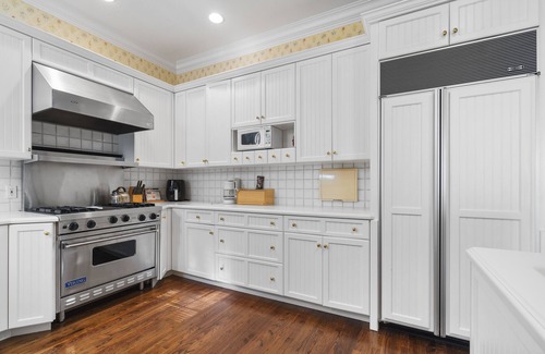 Harbor Springs House | Downtown Harbor Springs! SECOND ST- Sleeps 10+ walk to Main St! 1/4 mile!