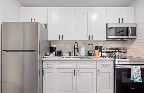 Northside House | Downtown + Heights Flat | Games | TVs WiFi | Pets