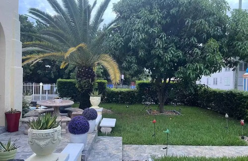 Parkside House | Downtown Hollywood & Broward Echard Inn