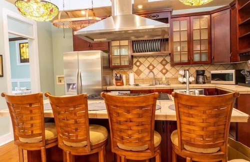 Eureka Springs Historic District House | Downtown House w/Parking! On Spring St, Sleeps 8!
