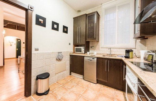 Trafalgar Apartment | Downtown Jacuzzi