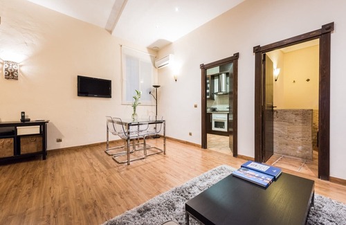Trafalgar Apartment | Downtown Jacuzzi