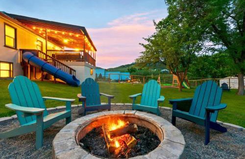 Lava Hot Springs House | Downtown Lava - Views Huge Yard Slide Games