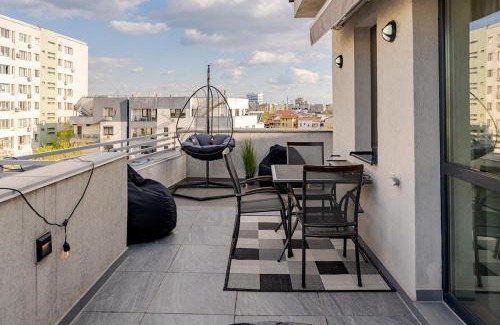 Sector 2 Apartment | Downtown Loft Apartment with Jacuzzi&Terrace