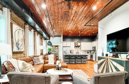 Tuscaloosa Apartment | Downtown Lofts 5 Bedroom Penthouse
