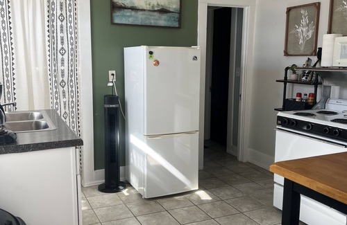 Loudonville Apartment | Downtown Loudonville Downstairs 1 Bed Apt