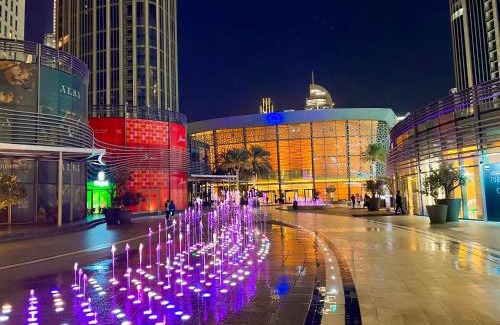 Downtown Dubai Apartment | Downtown Luxury - Magnificent Burj Khalifa & Fountain Views - Walking Distance to Dubai Mall