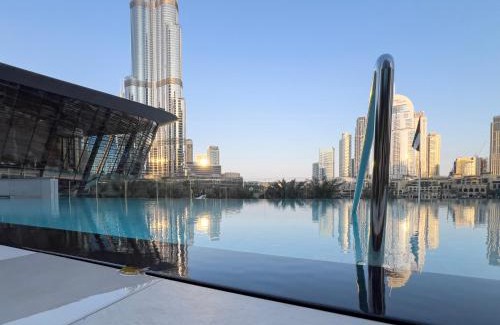 Downtown Dubai Apartment | Downtown Luxury - Magnificent Burj Khalifa & Fountain Views - Walking Distance to Dubai Mall
