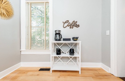 Macon House | Downtown Macon Duplex-Walk to Concerts, Food & Nightlife