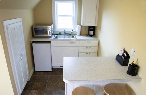 Harbor Springs House | Downtown Main St with Guest House