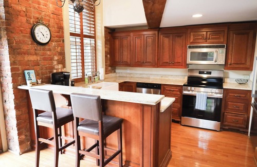 Greenville Downtown House | Downtown Main St w/Parking
