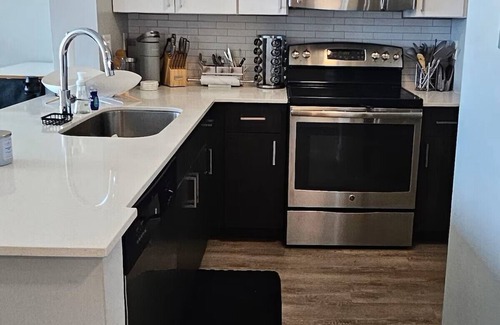 Allapattah Condo | Downtown Miami Oasis! Amazing city skyline views with gorgeous pool & cabanas!