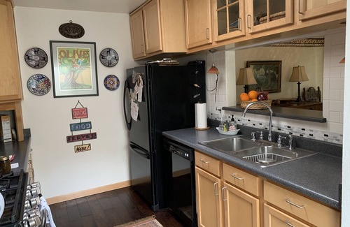 Napa Condo | Downtown Napa, Sleeps 4-5, Pool, 31 Day Min., July 7-Aug. 10, n2 Bdrms 2 Baths