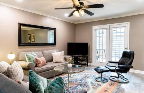 Rutledge Hill Apartment | Downtown Nashville Condo, Walk to Broadway with Free Parking