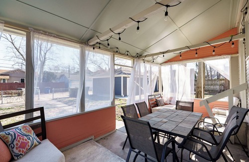 South Park House | Downtown near UD|Amazing Patio|Private Parking