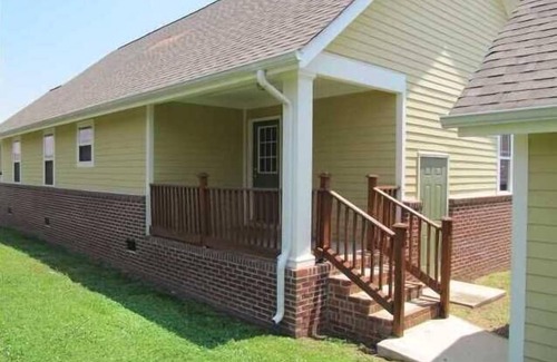 Spencer J. McCallie House | Downtown- Newly renovated, luxury in quiet neighborhood! 2miles to everything!