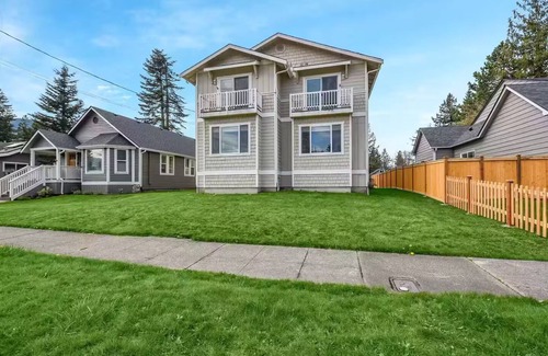 North Bend House | Downtown North Bend Basecamp
