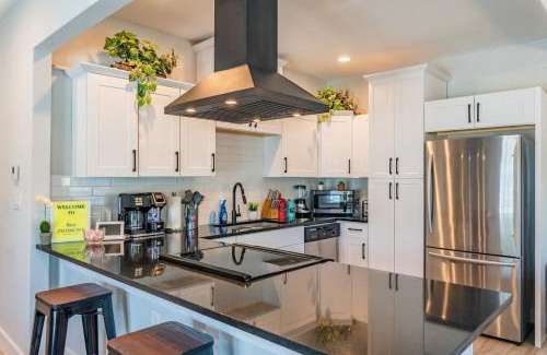 Denver Heights House | Downtown Oasis Hot-tub & Games,5 Min To Riverwalk