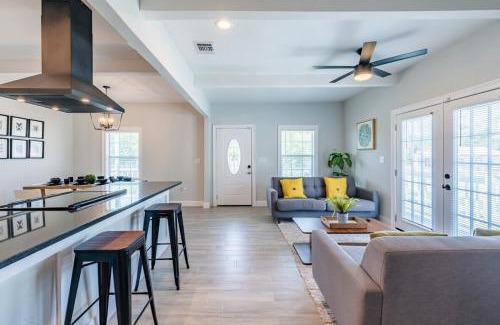 Denver Heights House | Downtown Oasis Hot-tub & Games,5 Min To Riverwalk