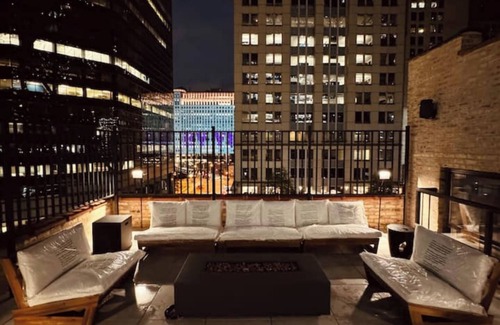 Downtown Chicago Condo | Downtown Penthouse Huge Patio with Great View