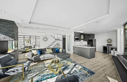 Crosstown House | Downtown penthouse with hot tub, pool, spectacular view & 2-story terrace