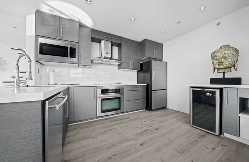 Crosstown House | Downtown penthouse with hot tub, pool, spectacular view & 2-story terrace