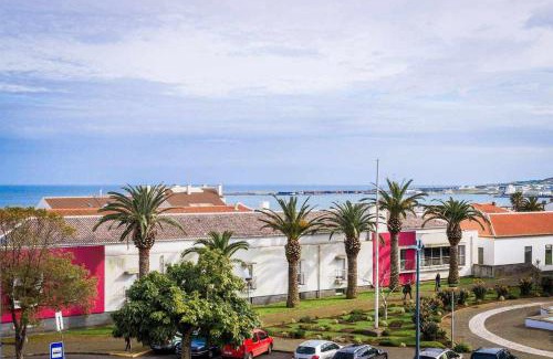 Praia da Vitoria Apartment | Downtown Praia da Vitória AL