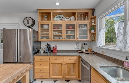 East Lawrence House | Downtown Red Brick Retreat