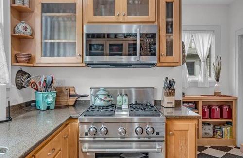East Lawrence House | Downtown Red Brick Retreat