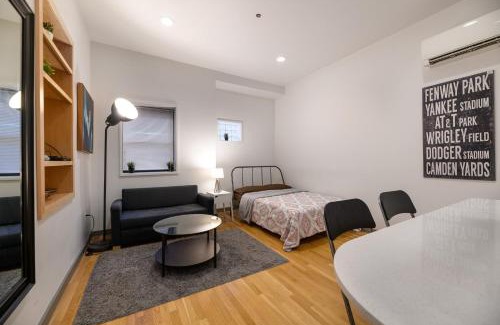 Beacon Hill Apartment | Downtown Retreat Stylish Boston Studio