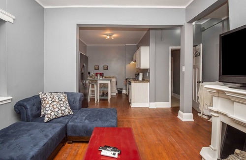 Downtown Knoxville Apartment | Downtown Riverviews Walk To Market Sq & UT Get 3 Night Beach Trip by Booking