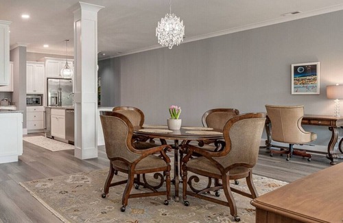 Smithville Apartment | Downtown`s BEST LOFT ON THE SQUARE `THE FIDDLE`!