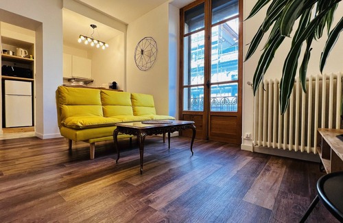 Aix-les-Bains City Center Apartment | Downtown studio/Near train station/Near shops