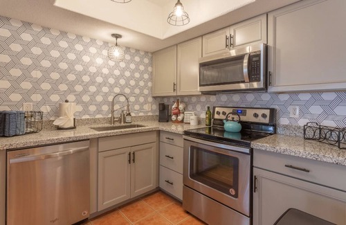 Maple-Ash House | Downtown Tempe Maple-Ash Patio Home Steps from ASU