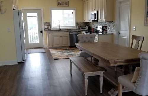 Topsail Beach House | Downtown Topsail Beach, 2nd Row. Remodeled Single family House.