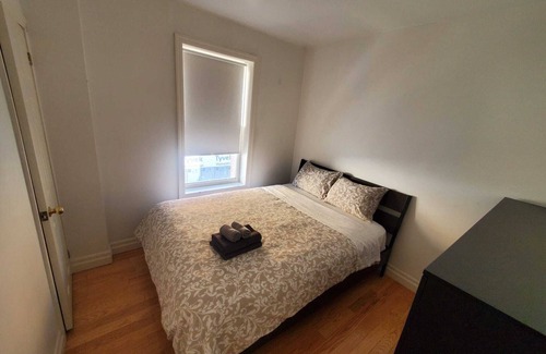 Trinity - Bellwoods House | Downtown Toronto 3 bedrooms unit Near Trinity bellwood park