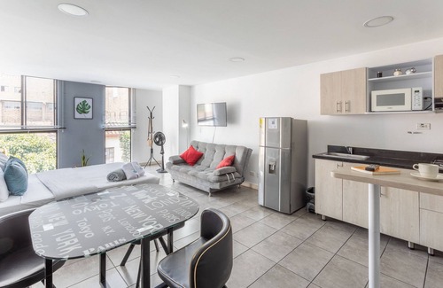 La Candelaria House | Downtown/two blocks from the Tranvía