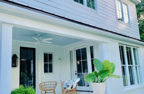 Oxford House | Downtown Van Buren House- University on one side- Square on the other- sleeps 8