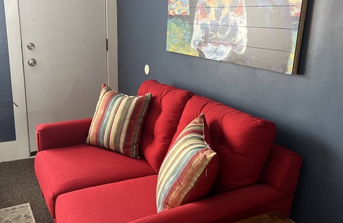 Loudonville Apartment | Downtwn Loudonville Upstairs 1 Bed Apartment