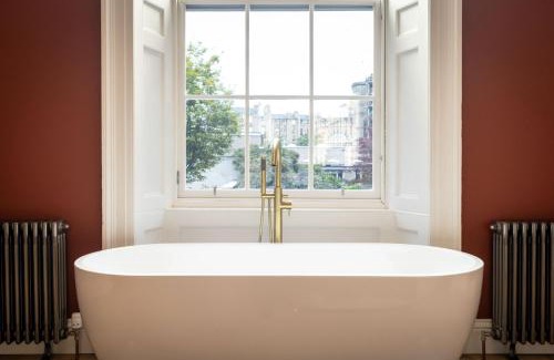 West End Apartment | Dragon Suites Luxury Serviced Apartments at Walker Street