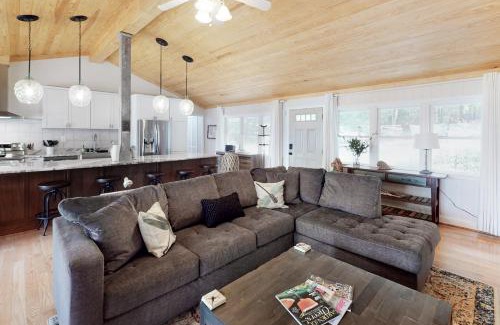 Mineral House | Dragonfly Cove