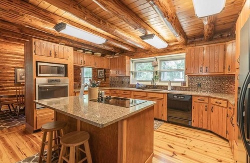 Camden County Cabin | Dragonfly Meadows Log Cabin nestled in the Ozarks