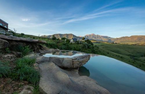 Dragon Peaks Hotel | Dragonview Lodge