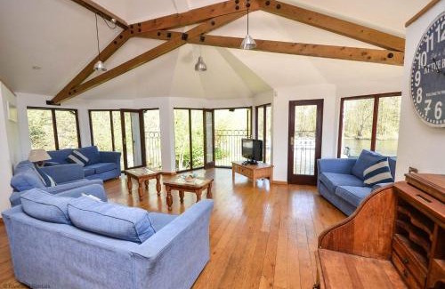 Wroxham House | Drakes - Holiday Cottage in Wroxham