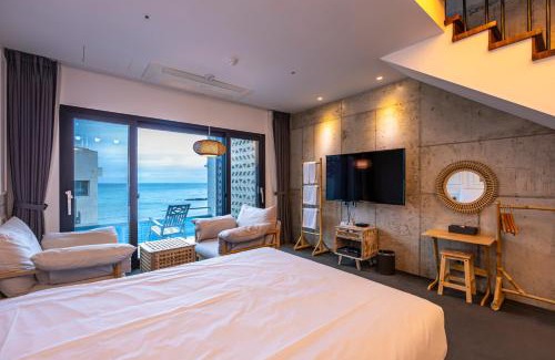 Aewol Hotel | Drama 2015