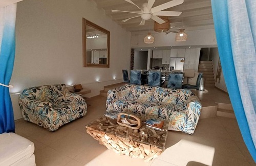 Pelican Key House | Dream Beachfront Home : Stunning sea views, private pool and walking distance