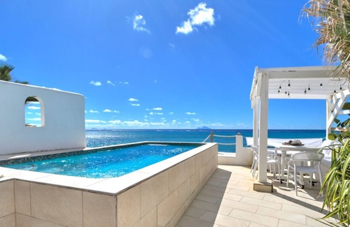 Pelican Key House | Dream Beachfront Home : Stunning sea views, private pool and walking distance